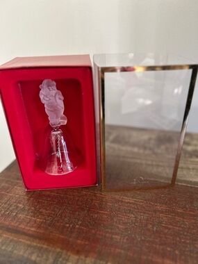 2000 LENOX Annual Crystal Christmas Holiday Bell "SANTA'S LIST", 5", Czech Rep.